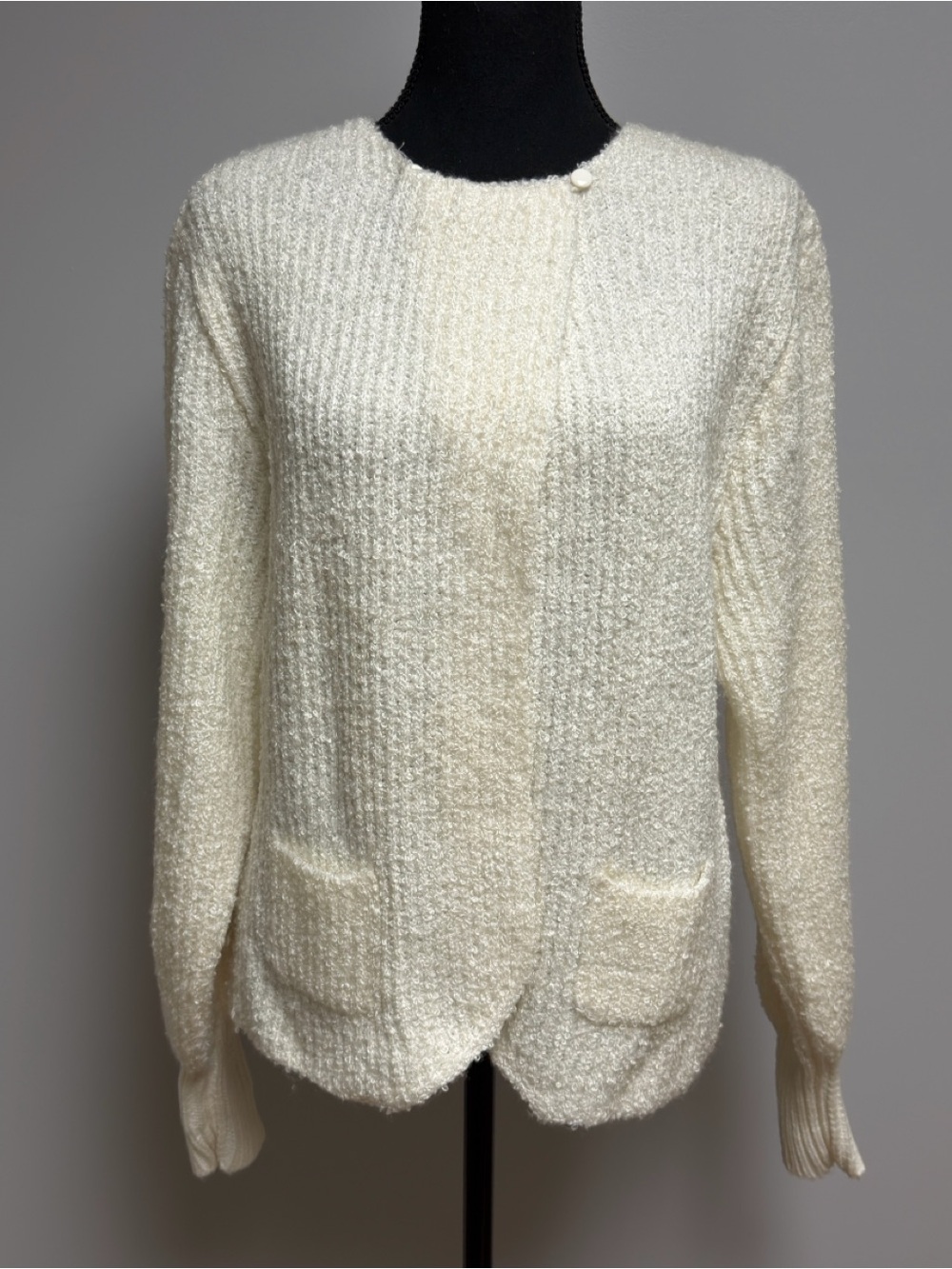 Vintage Peck & Peck Off White Boucle Knit 100% Acrylic Cardigan Sweater Size M